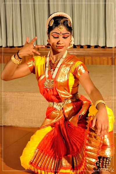 50933 Bharata Natyam 01-2014 (Zz) (Copier).jpg